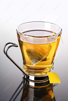 عکس با کیفیت چای کیسه ای و دمنوش در فنجان شیشه ای MJ000477