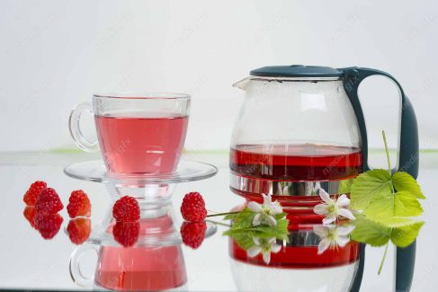 عکس با کیفیت دمنوش در فنجان شیشه ای MJ000491