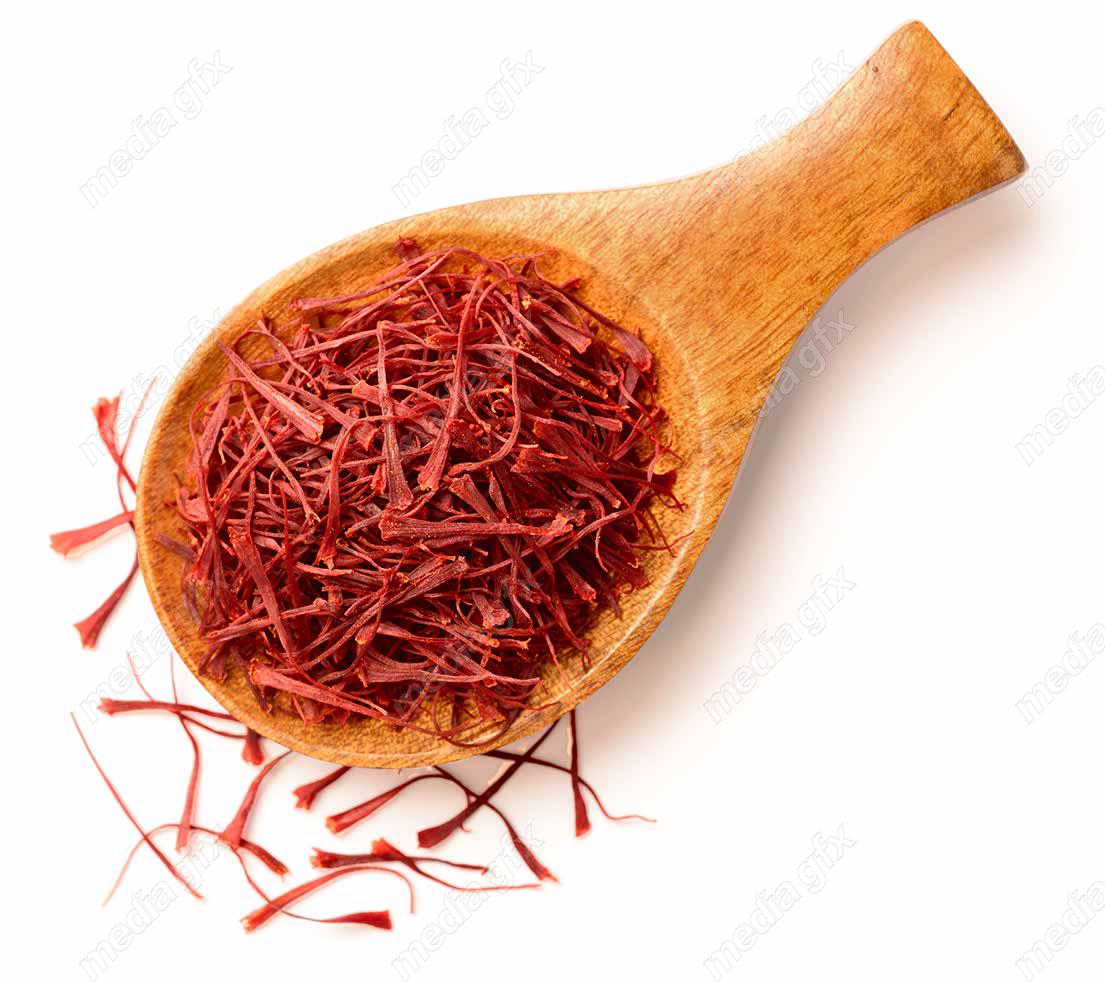 عکس با کیفیت پوشال زعفران در ظرف چوبی پس زمینه سفید برای چاپ MJ002055