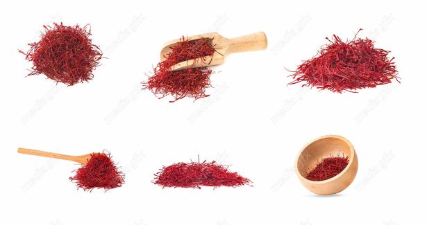 عکس با کیفیت پوشال زعفران در ظرف چوبی پس زمینه سفید برای چاپ MJ002061