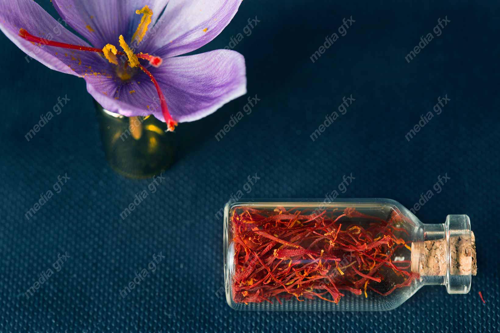 عکس زعفران با کیفیت بالا MJ002581