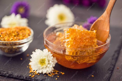 عکس با کیفیت عسل طبیعی و موم در شیشه عسل MJ003279