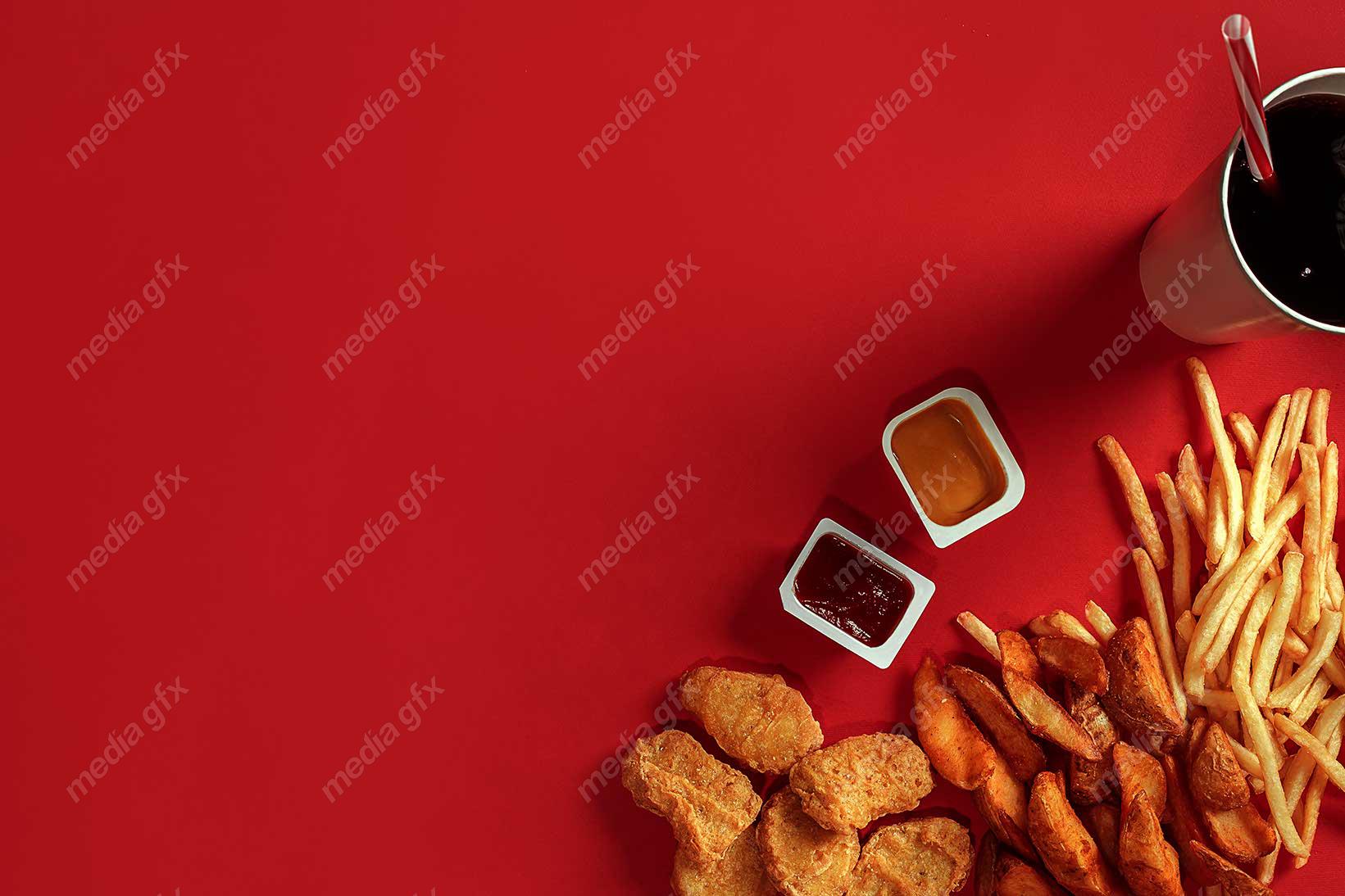 دانلود رایگان عکس با کیفیت پس زمینه همبرگر، سیب زمینی و فست فود MJ003416