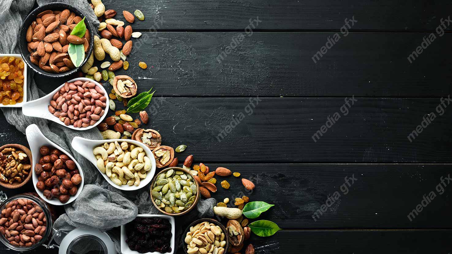 عکس با کیفیت آجیل مغز مخلوط درون ظرف  MJ003442