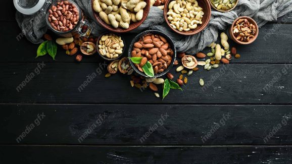 عکس با کیفیت آجیل مغز مخلوط درون ظرف  MJ003444