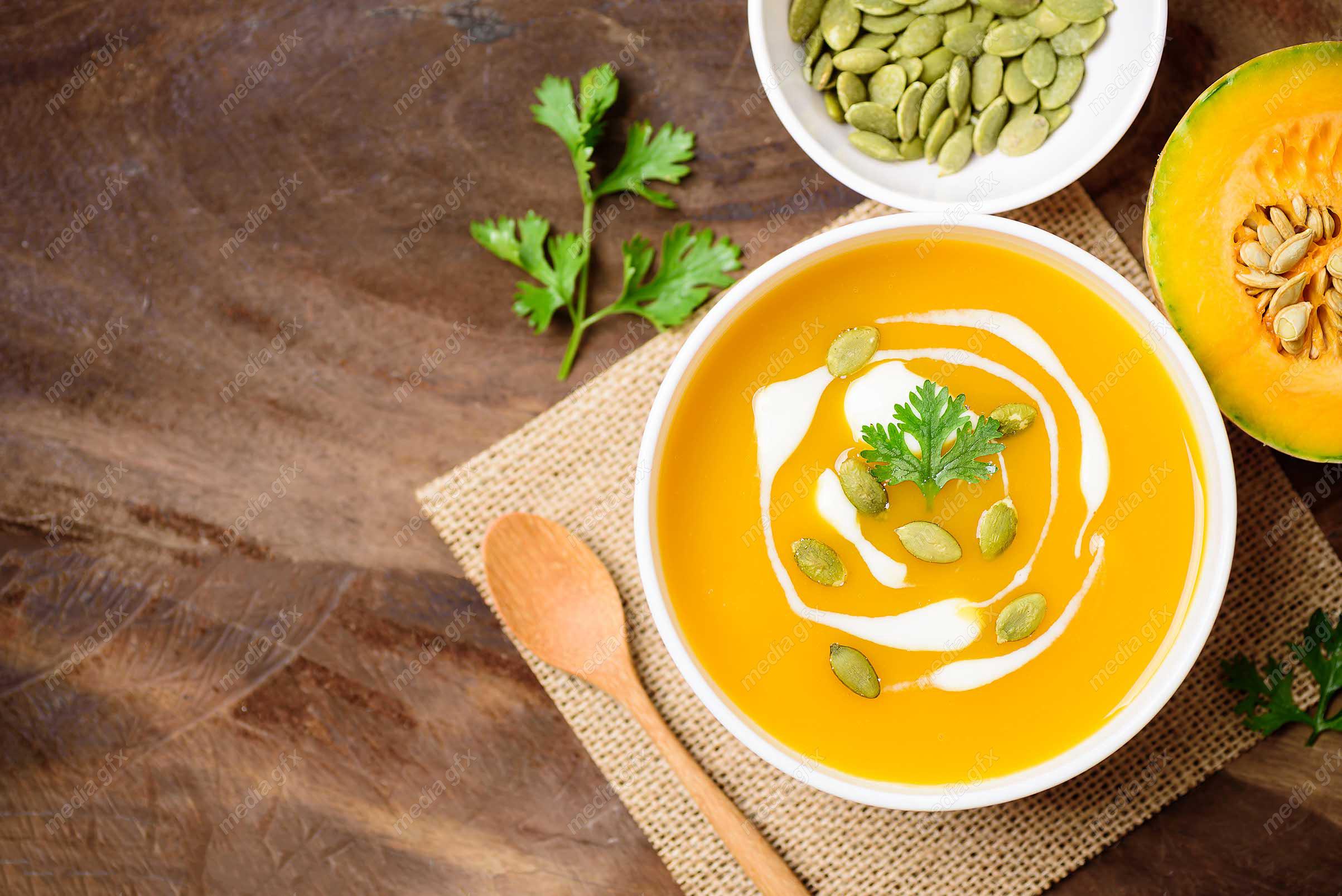 دانلود رایگان عکس با کیفیت سوپ کدو حلوایی MJ003537