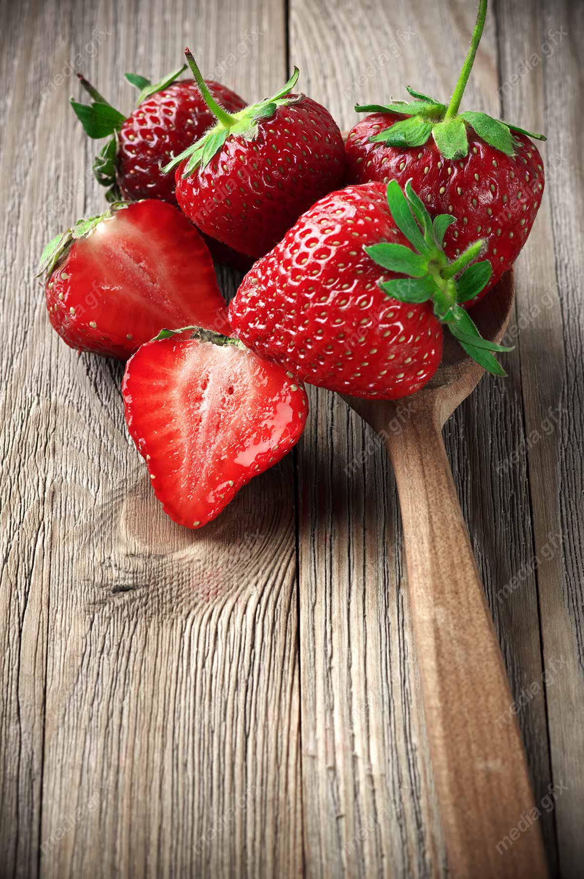 عکس با کیفیت توت فرنگی  MJ003852