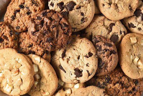 دانلود رایگان عکس با کیفیت کوکی یا کلوچه مغزدار شکلاتی MJ003994