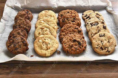 دانلود رایگان عکس با کیفیت کوکی یا کلوچه مغزدار شکلاتی MJ003995