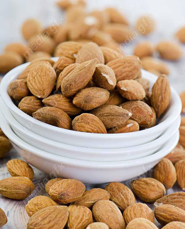 عکس با کیفیت مغز بادام درختی MJ004126