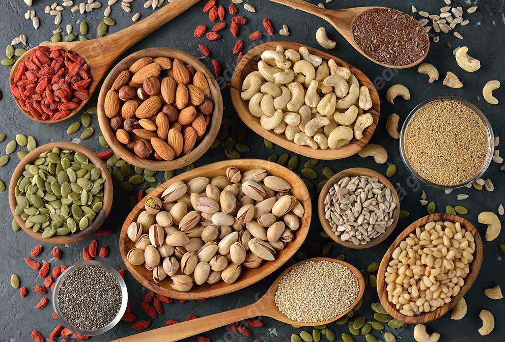 عکس با کیفیت پس زمینه انواع آجیل مغز در ظرف های متنوع  MJ004187