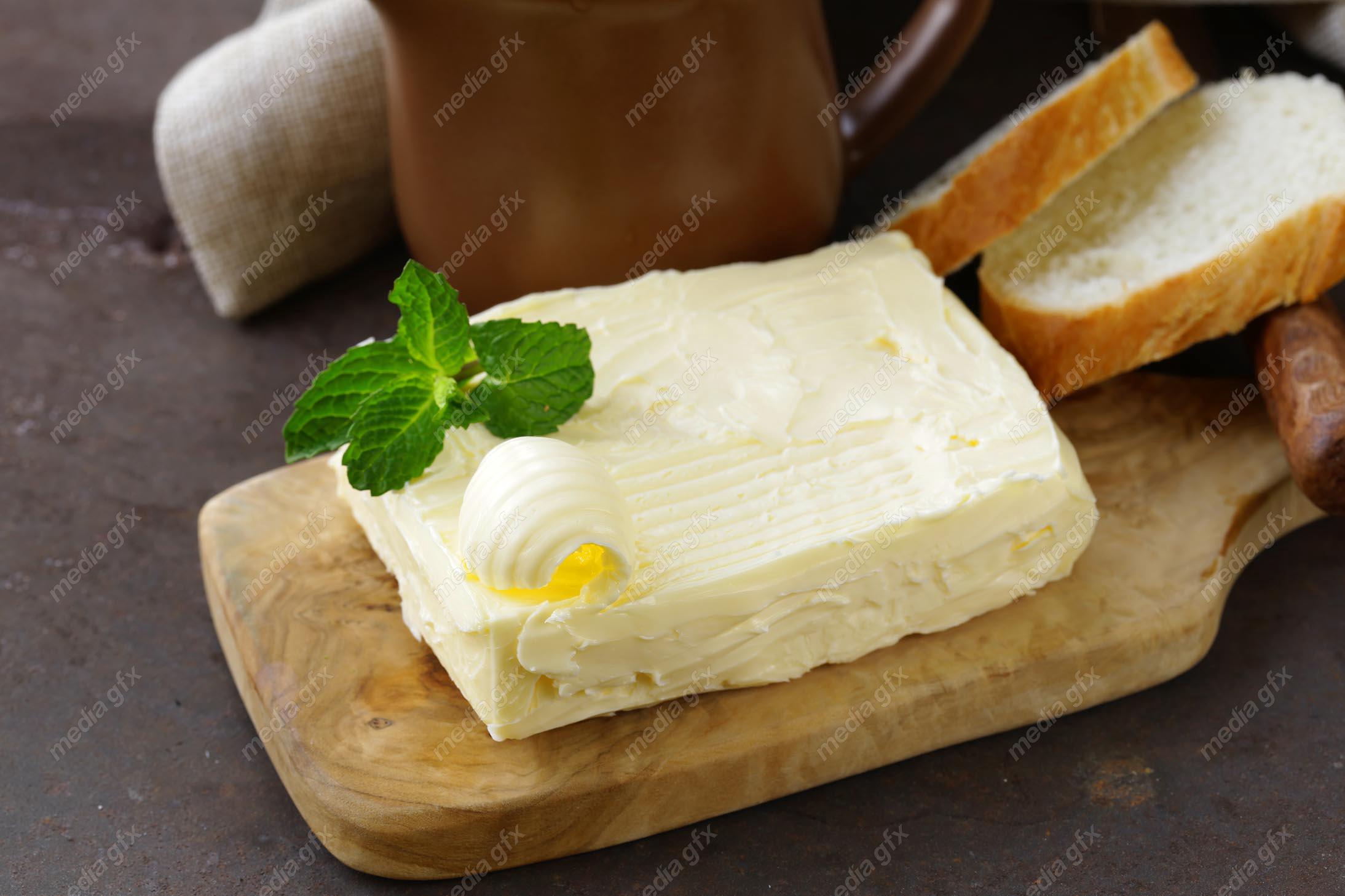 دانلود رایگان عکس با کیفیت کره صبحانه طبیعی و تازه MJ004403