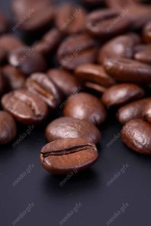 دانلود رایگان عکس با کیفیت پس زمینه دانه های قهوه عربیکا و روبوستا MJ004435