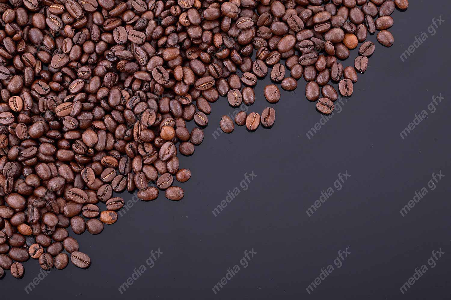 دانلود رایگان عکس با کیفیت پس زمینه دانه های قهوه عربیکا و روبوستا MJ004437