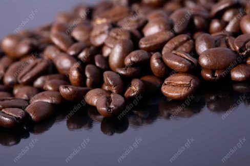 دانلود رایگان عکس با کیفیت پس زمینه دانه های قهوه عربیکا و روبوستا MJ004438