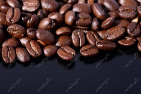 دانلود رایگان عکس با کیفیت پس زمینه دانه های قهوه عربیکا و روبوستا MJ004439