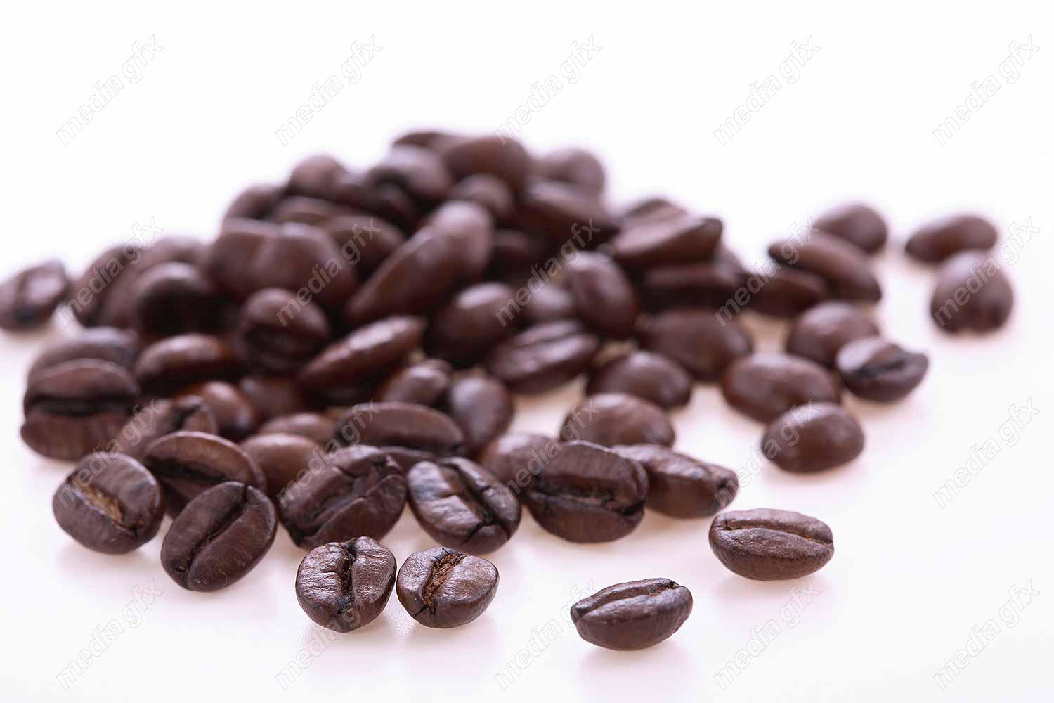 دانلود رایگان عکس با کیفیت پس زمینه دانه های قهوه عربیکا و روبوستا MJ004441