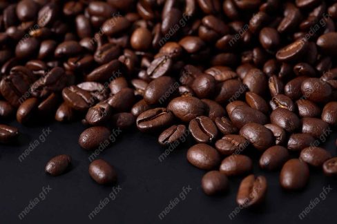 دانلود رایگان عکس با کیفیت پس زمینه دانه های قهوه عربیکا و روبوستا MJ004458