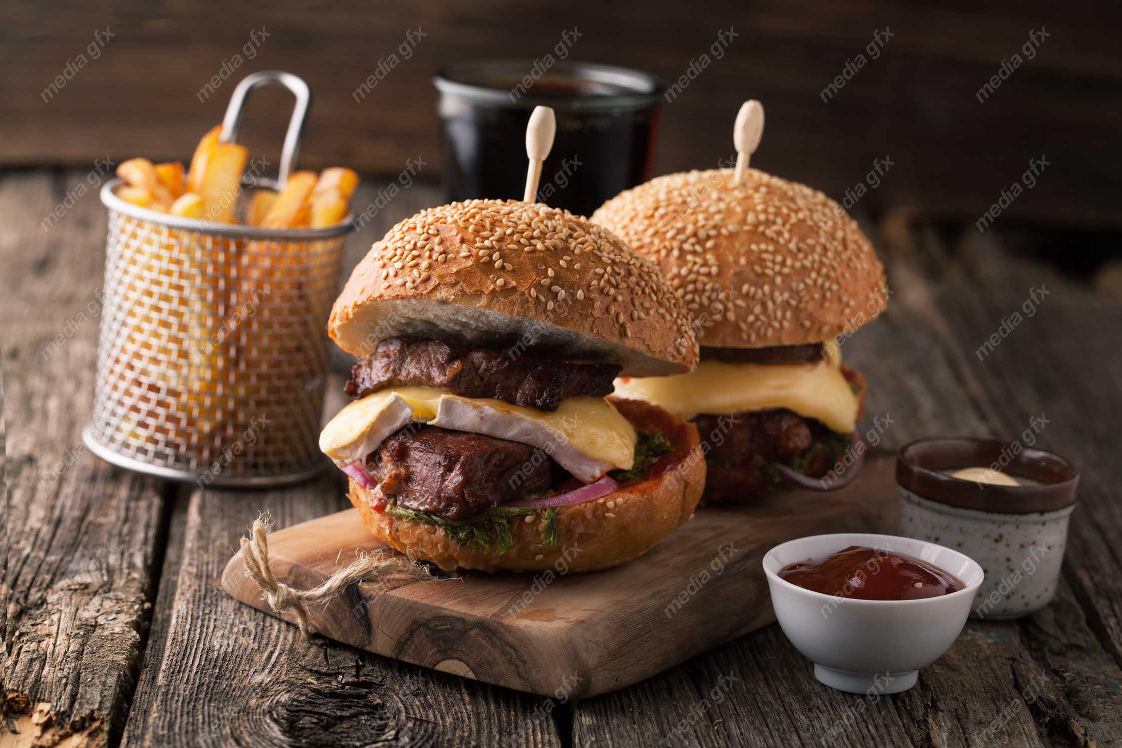 دانلود رایگان عکس با کیفیت همبرگر، فست فود و سیب زمینی MJ004729