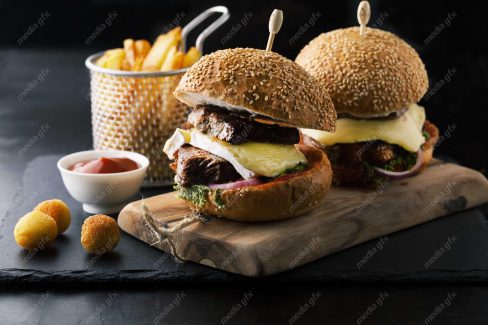 دانلود رایگان عکس با کیفیت همبرگر، فست فود و سیب زمینی MJ004732