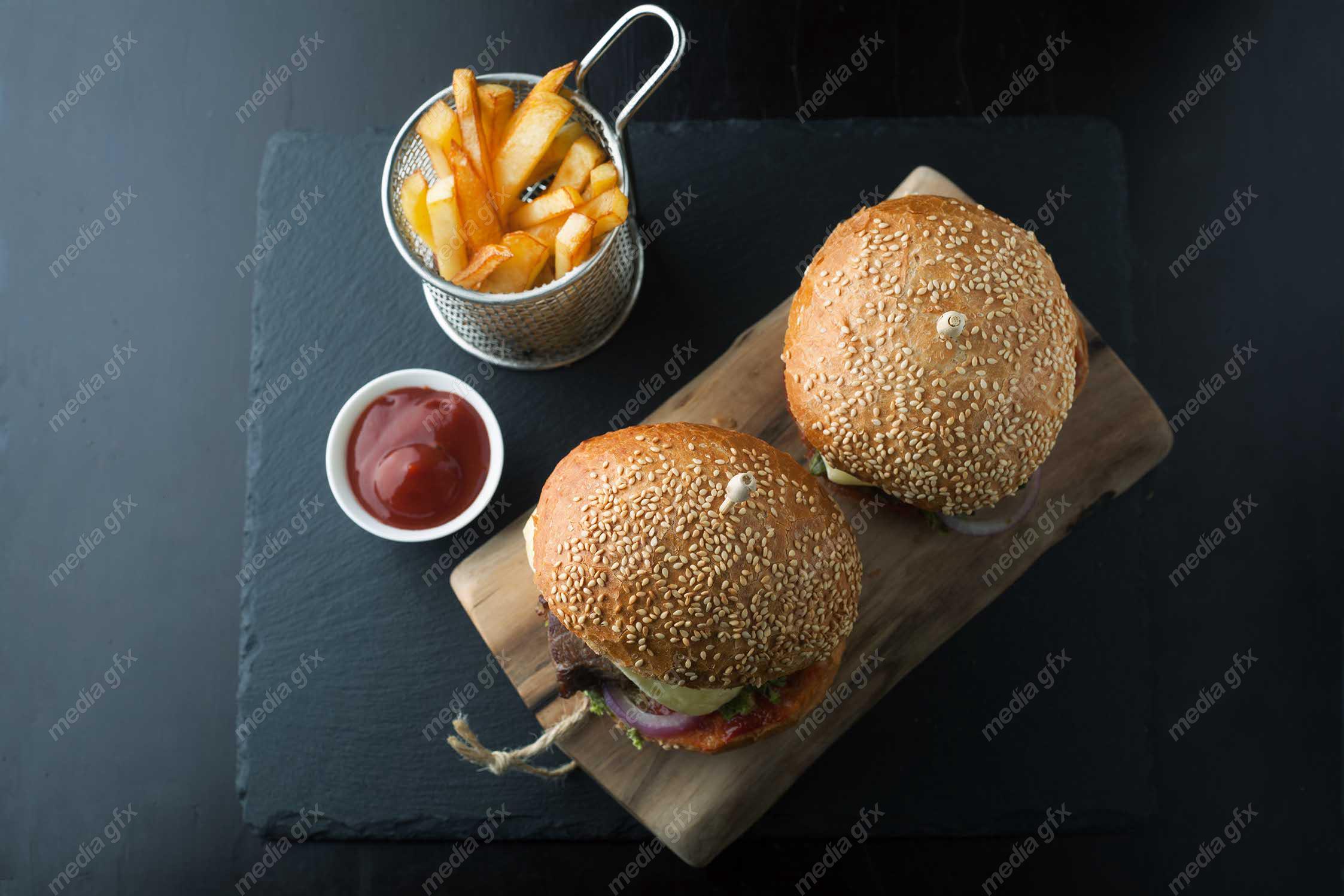دانلود رایگان عکس با کیفیت همبرگر، فست فود و سیب زمینی MJ004734
