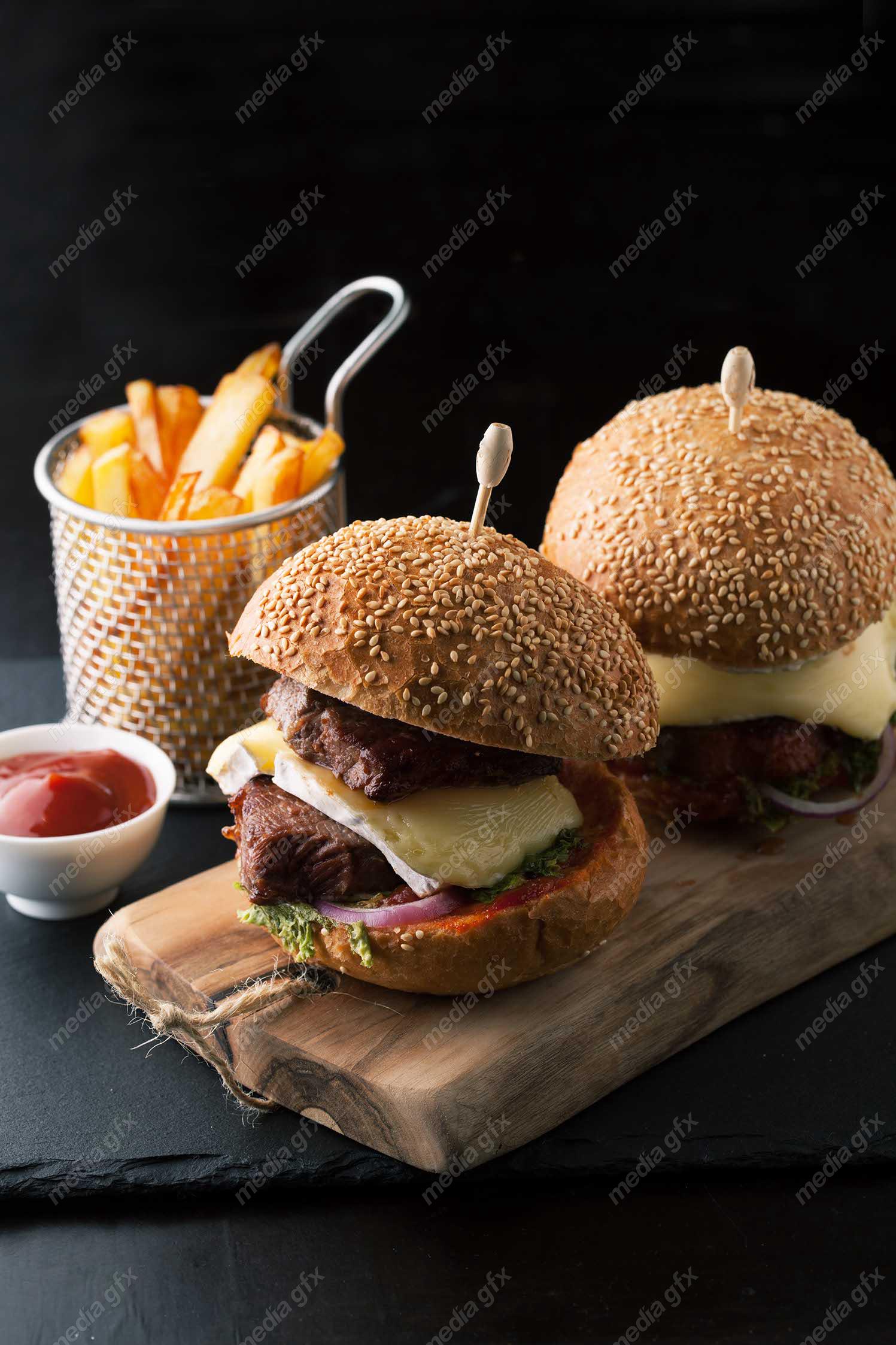 دانلود رایگان عکس با کیفیت همبرگر، فست فود و سیب زمینی MJ004735