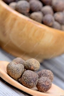 عکس با کیفیت دانه فلفل سیاه آسیاب نشده MJ004753