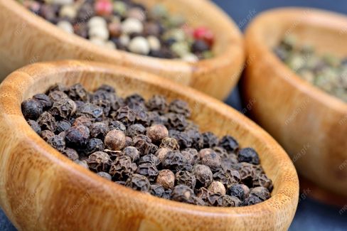 عکس با کیفیت دانه فلفل سیاه آسیاب نشده MJ004761