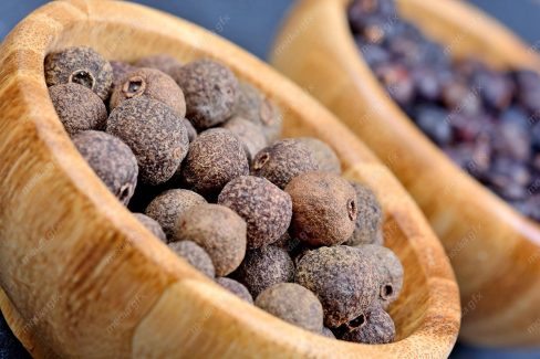 عکس با کیفیت دانه فلفل سیاه آسیاب نشده MJ004762