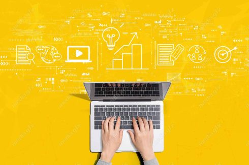 عکس با کیفیت بنر و بیلبورد مفهوم بازاریابی و تولید محتوا MJ002883