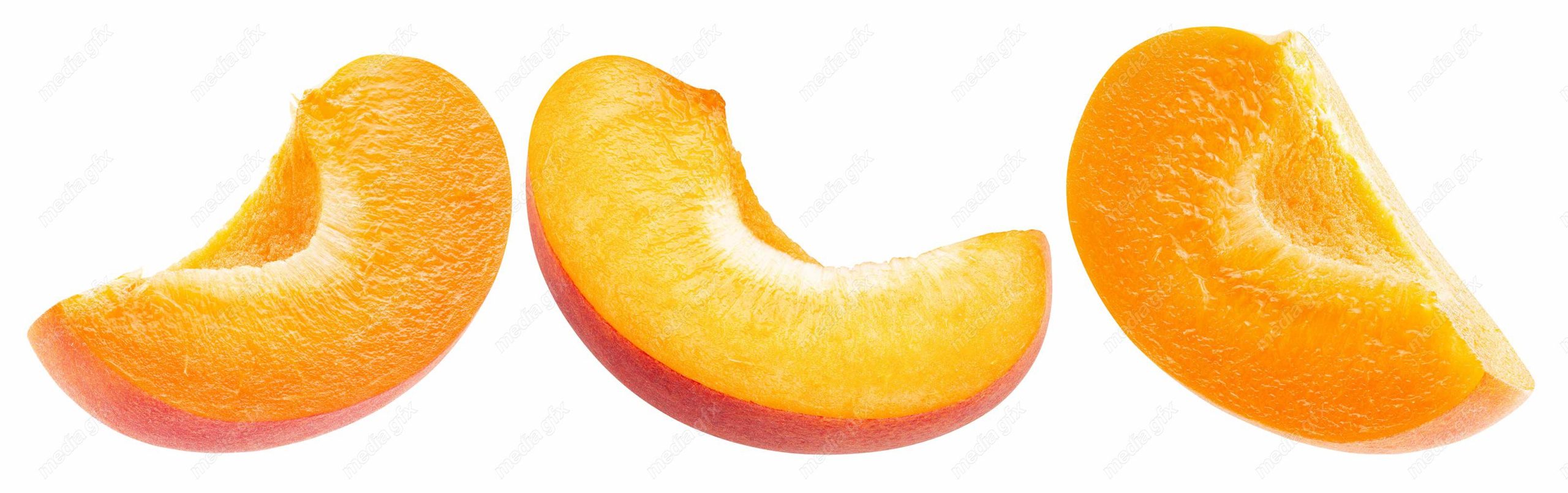 عکس با کیفیت زردآلو جدا شده در پس زمینه سفید MJ005729