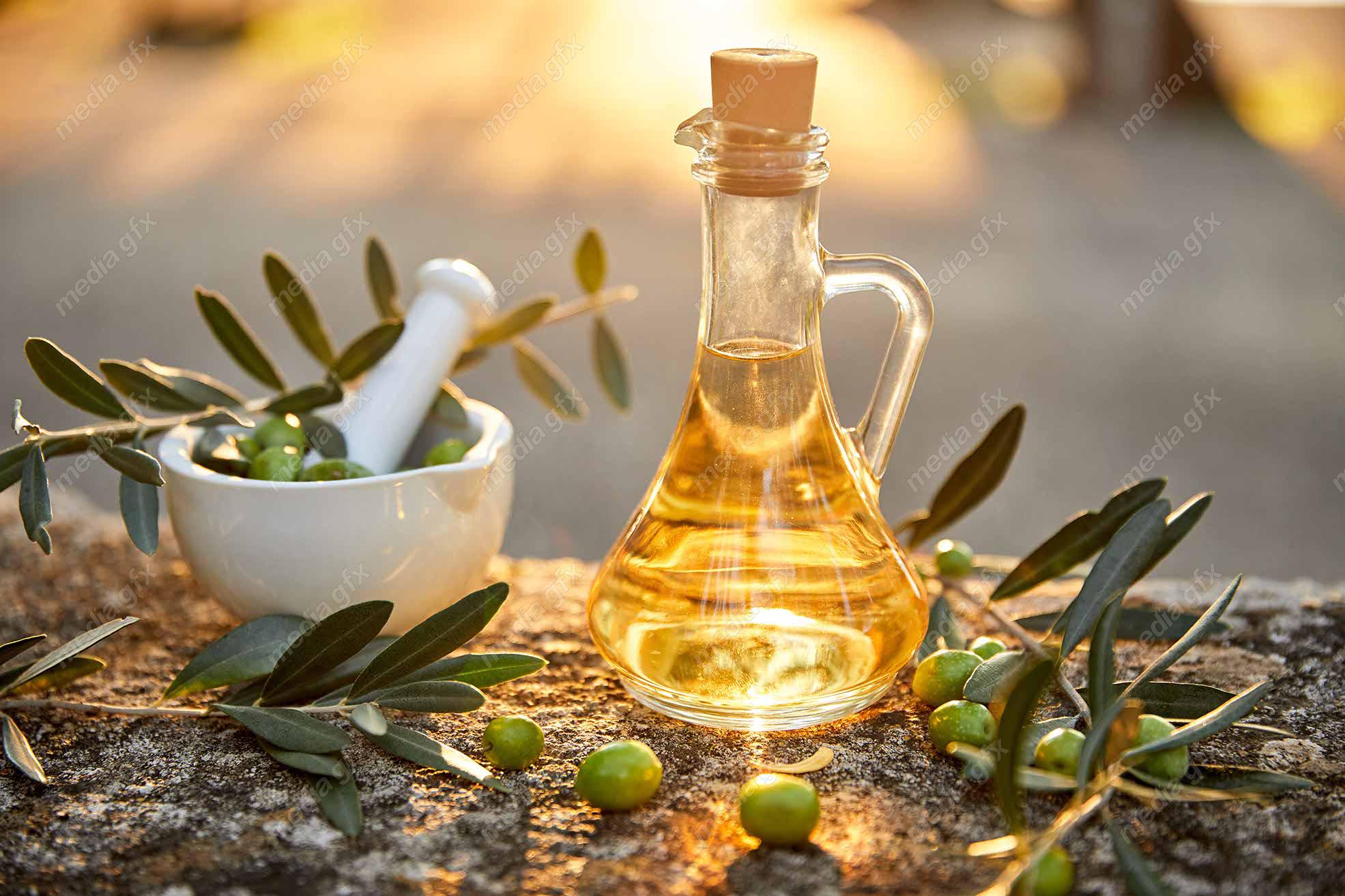 عکس با کیفیت روغن زیتون MJ006096