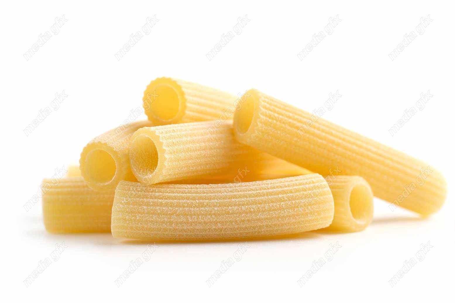 عکس با کیفیت پاستا و ماکارونی پس زمینه سفید MJ006704